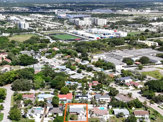 Продажа дома по адресу 2233 NW 3rd Avenue - фото 9359443