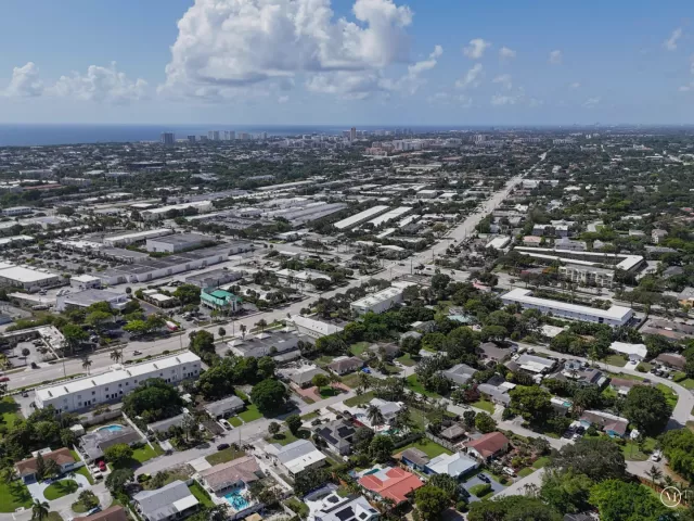 Продажа дома по адресу 2233 NW 3rd Avenue - фото 9359444