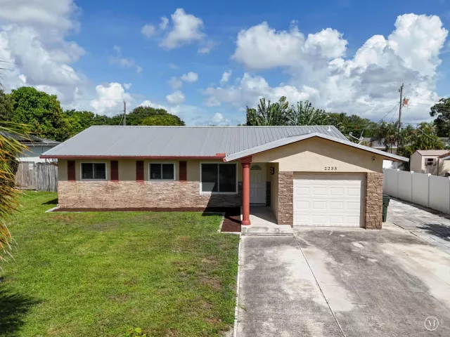 Продажа дома по адресу 2233 NW 3rd Avenue - фото 9359412