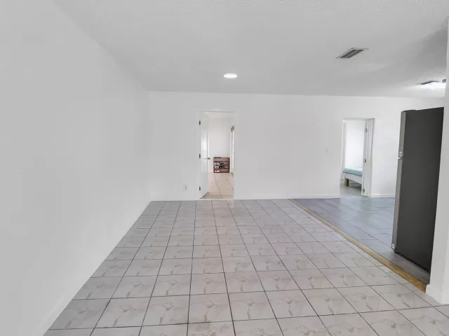Продажа дома по адресу 2233 NW 3rd Avenue - фото 9359416