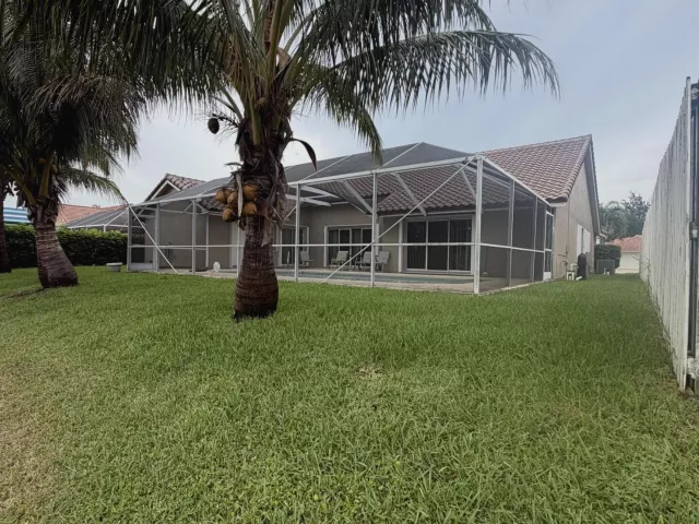 Продажа дома по адресу 16320 NW 9th Drive - фото 9359714