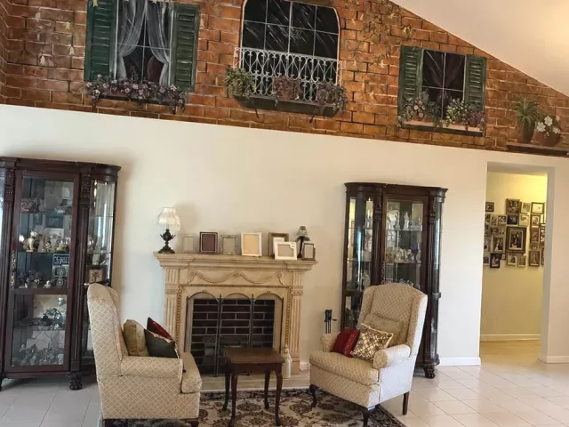 Продажа дома по адресу 16320 NW 9th Drive - фото 9359705