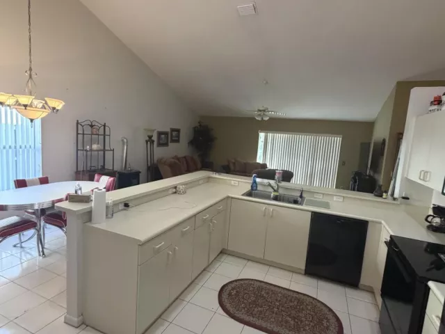 Продажа дома по адресу 16320 NW 9th Drive - фото 9359707