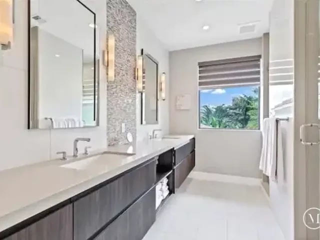 Продажа дома по адресу 404 NE 13th Avenue - фото 8917981