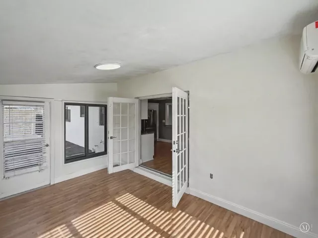 Продажа дома по адресу 150 SE 5th Court - фото 9357350