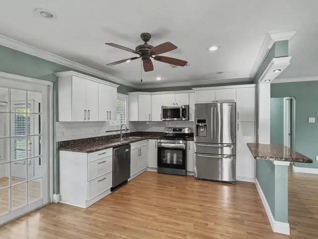 Продажа дома по адресу 150 SE 5th Court - фото 9357343