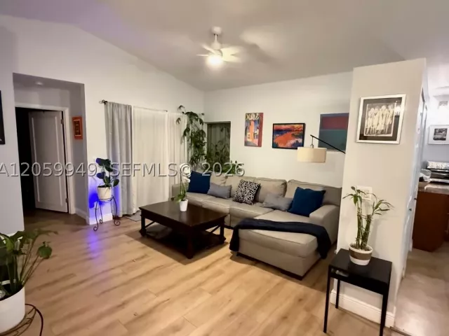 Продажа дома по адресу 17225 NW 7th St - фото 8924533