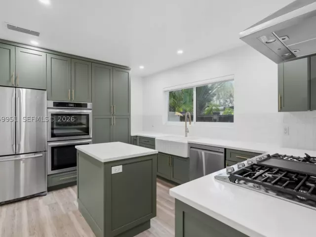 Продажа дома по адресу 110 N 16th Ave - фото 9203037