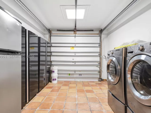 Продажа дома по адресу 110 N 16th Ave - фото 9203039