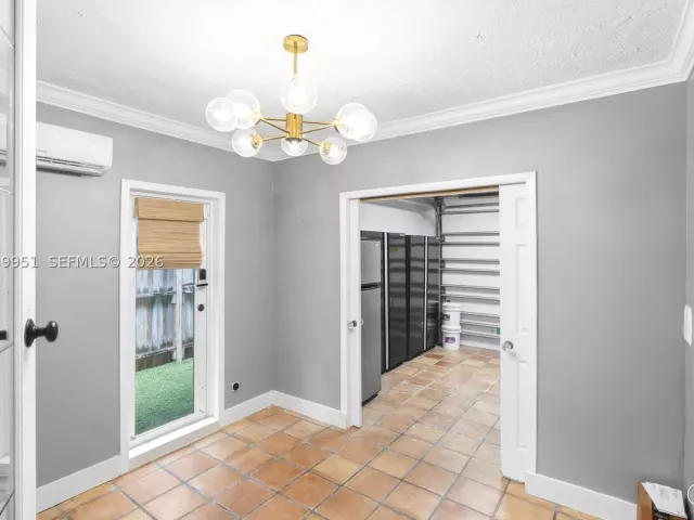 Продажа дома по адресу 110 N 16th Ave - фото 9203045