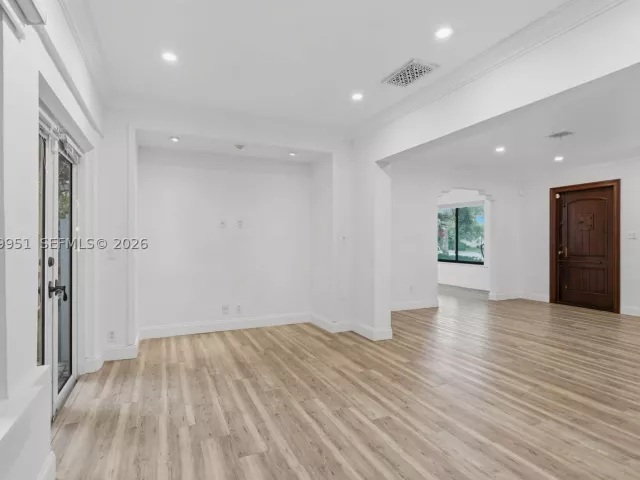 Продажа дома по адресу 110 N 16th Ave - фото 9203061