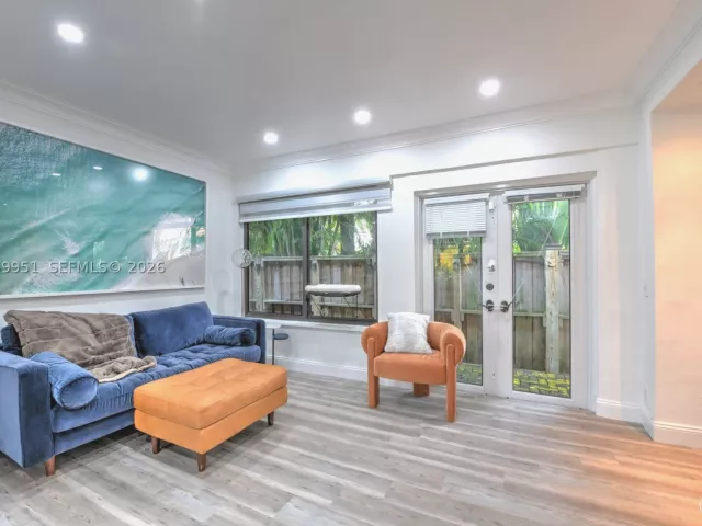 Продажа дома по адресу 110 N 16th Ave - фото 9203066