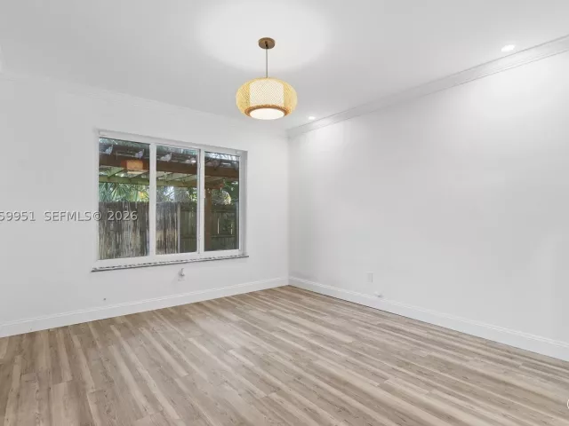 Продажа дома по адресу 110 N 16th Ave - фото 9203131