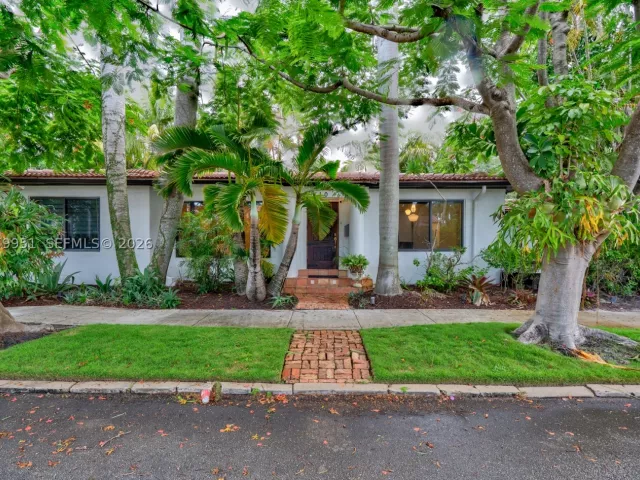 Продажа дома по адресу 110 N 16th Ave - фото 9203144