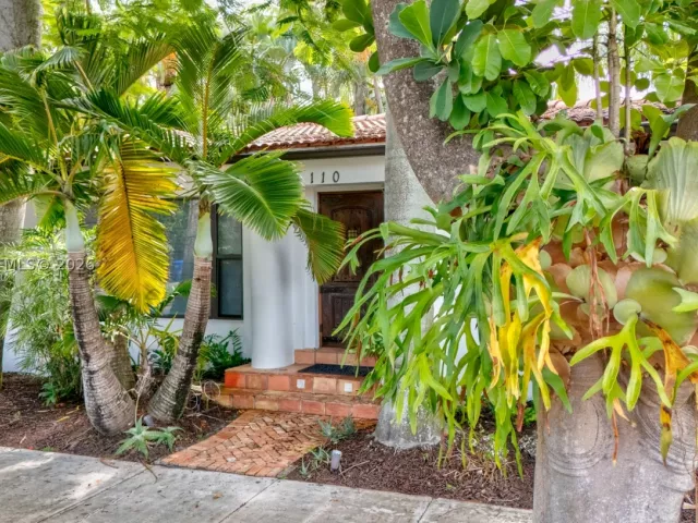 Продажа дома по адресу 110 N 16th Ave - фото 9203146