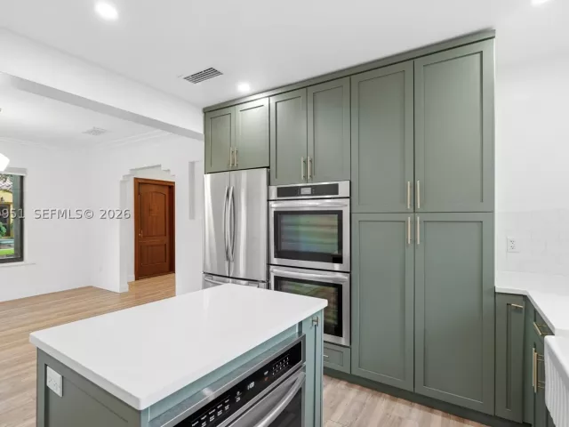 Продажа дома по адресу 110 N 16th Ave - фото 9203023