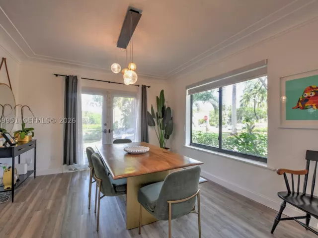 Продажа дома по адресу 110 N 16th Ave - фото 9203025