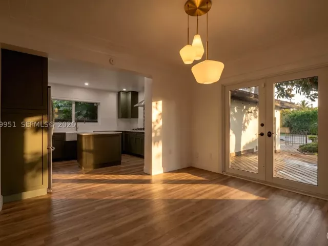 Продажа дома по адресу 110 N 16th Ave - фото 9203027