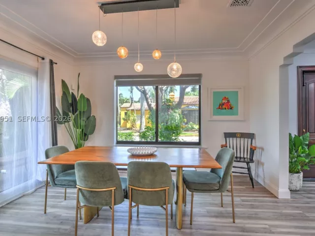 Продажа дома по адресу 110 N 16th Ave - фото 9203028