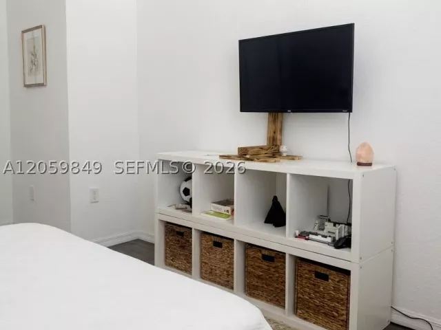 Продажа дома по адресу 1091 NW 33rd Ct - фото 8934824