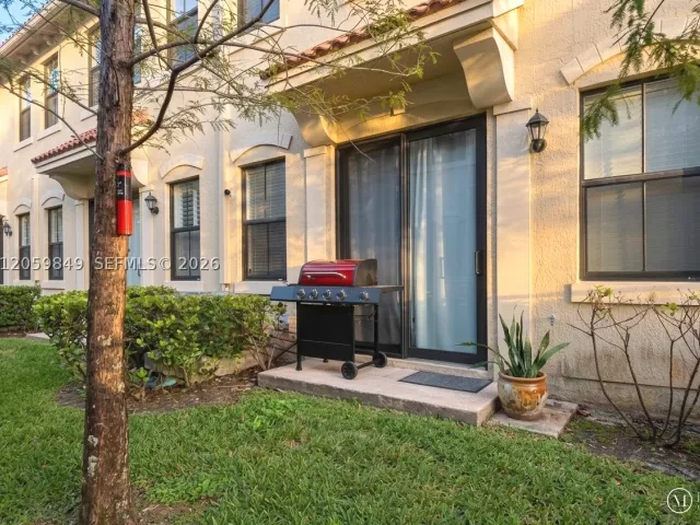 Продажа дома по адресу 1091 NW 33rd Ct - фото 8934825