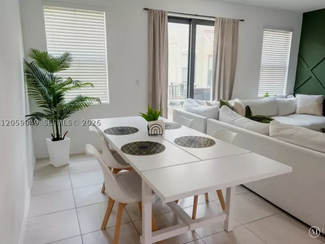 Продажа дома по адресу 1091 NW 33rd Ct - фото 8934812