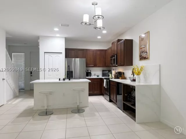 Продажа дома по адресу 1091 NW 33rd Ct - фото 8934814