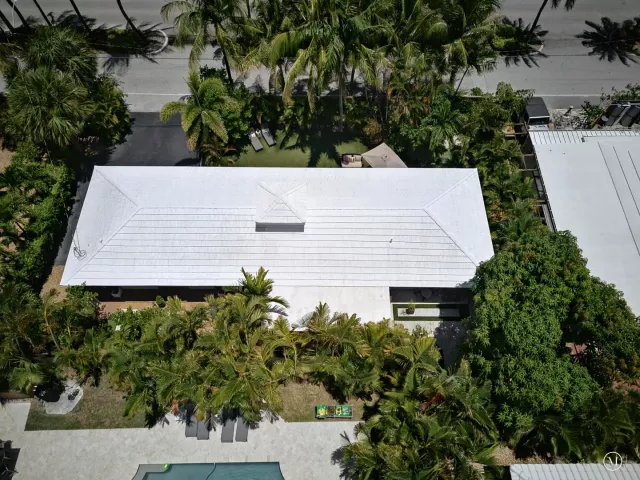 Продажа дома по адресу 1929 S Ocean Drive - фото 8920025