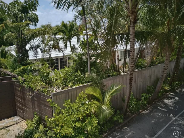 Продажа дома по адресу 1929 S Ocean Drive - фото 8920029