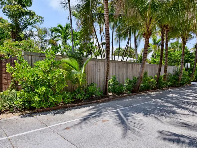 Продажа дома по адресу 1929 S Ocean Drive - фото 8920030