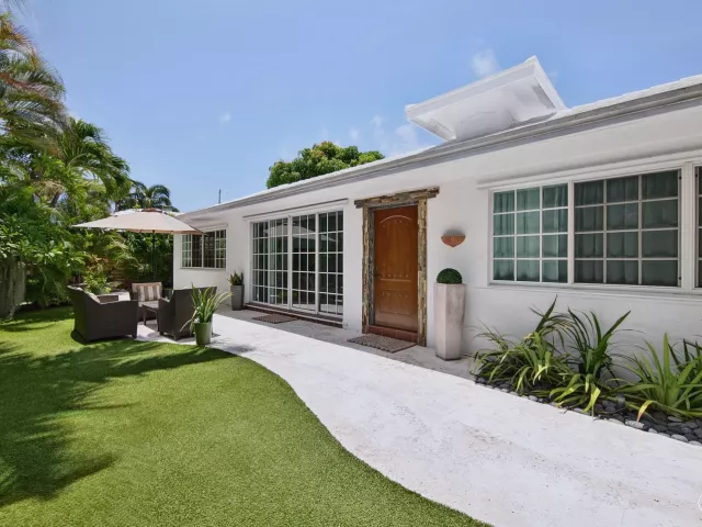 Продажа дома по адресу 1929 S Ocean Drive - фото 8920035