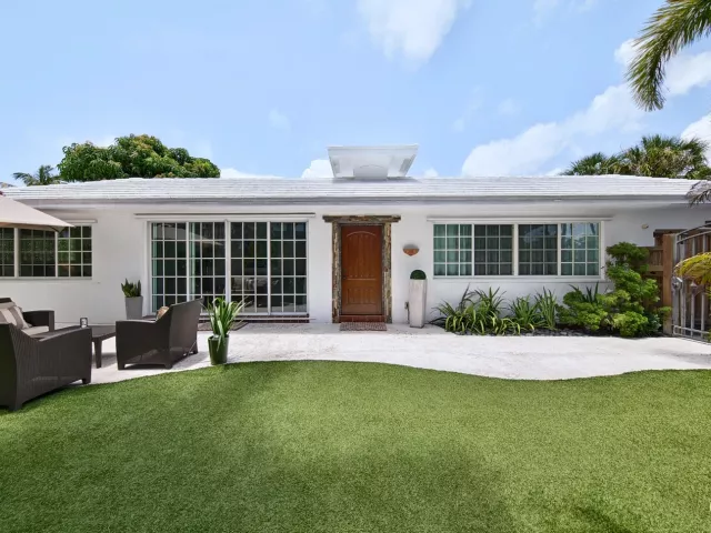 Продажа дома по адресу 1929 S Ocean Drive - фото 8920036