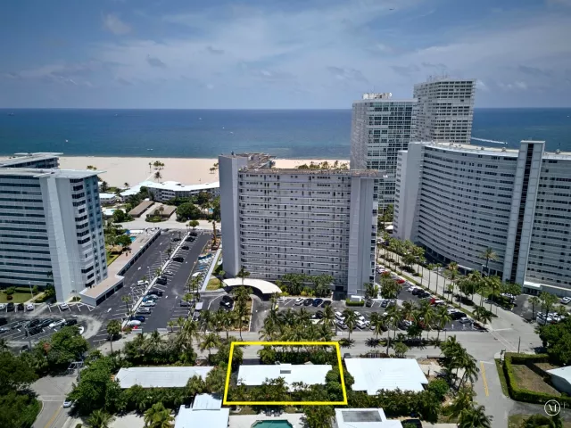 Продажа дома по адресу 1929 S Ocean Drive - фото 8920018