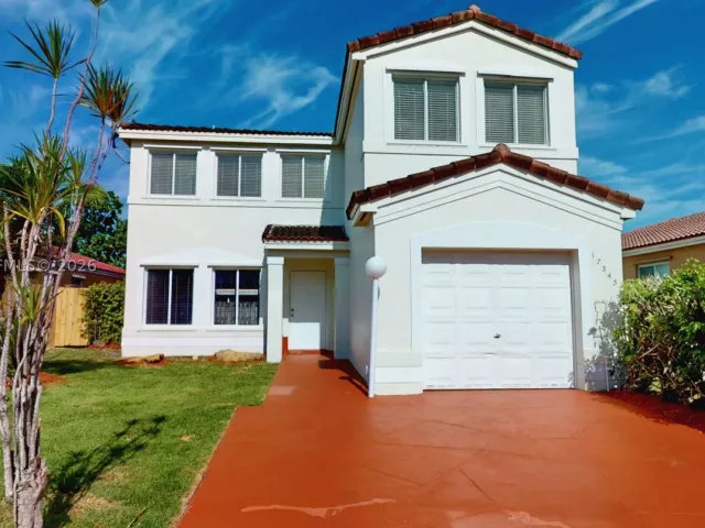 Продажа дома по адресу 17343 SW 142nd Pl - фото 9197322