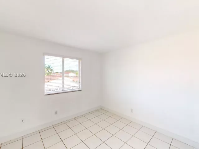 Продажа дома по адресу 17343 SW 142nd Pl - фото 9197348