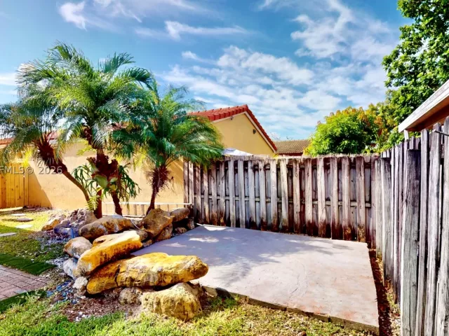 Продажа дома по адресу 17343 SW 142nd Pl - фото 9197360