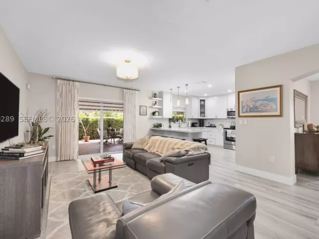 Продажа дома по адресу 16292 SW 57th Ln - фото 8924772
