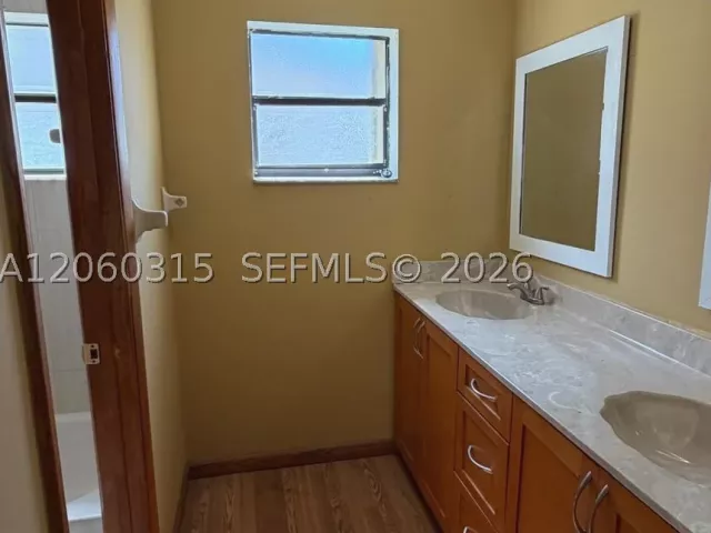 Продажа дома по адресу 10960 SW 25th St - фото 8924828