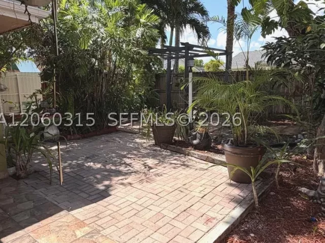 Продажа дома по адресу 10960 SW 25th St - фото 8924830
