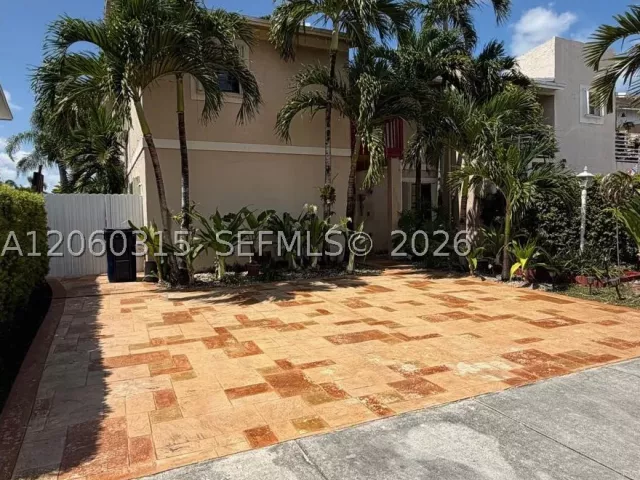 Продажа дома по адресу 10960 SW 25th St - фото 8924821