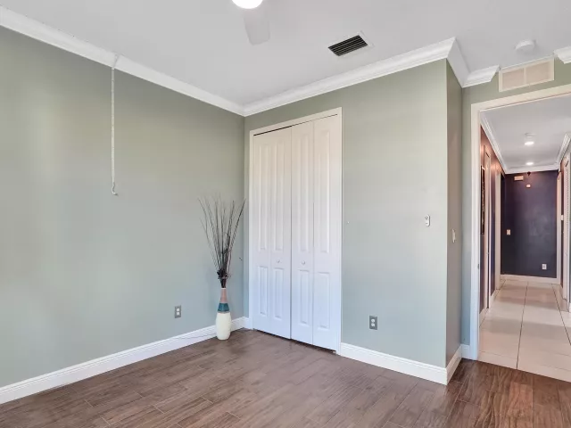 Продажа дома по адресу 4147 ROSA Drive - фото 9358406