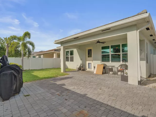 Продажа дома по адресу 4147 ROSA Drive - фото 9358411