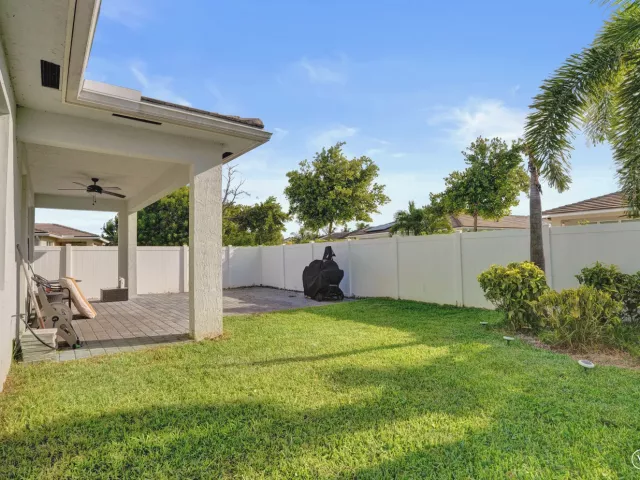 Продажа дома по адресу 4147 ROSA Drive - фото 9358413