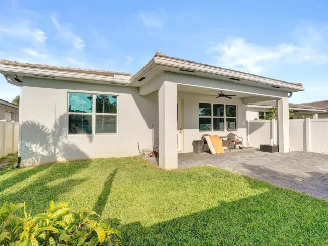 Продажа дома по адресу 4147 ROSA Drive - фото 9358414