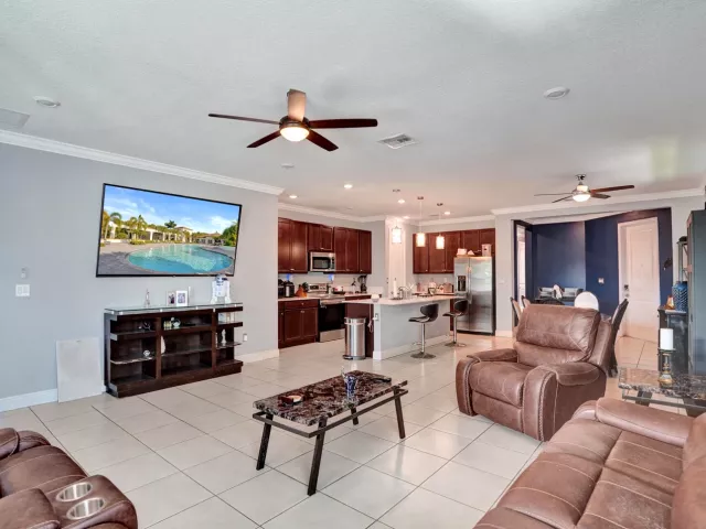 Продажа дома по адресу 4147 ROSA Drive - фото 9358398