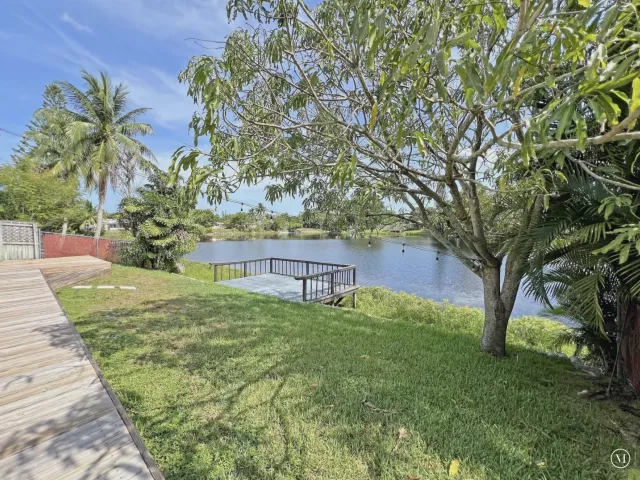 Продажа дома по адресу 3318 NW 68TH Court - фото 9357838