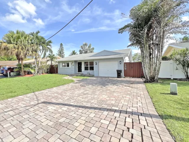 Продажа дома по адресу 3318 NW 68TH Court - фото 9357815