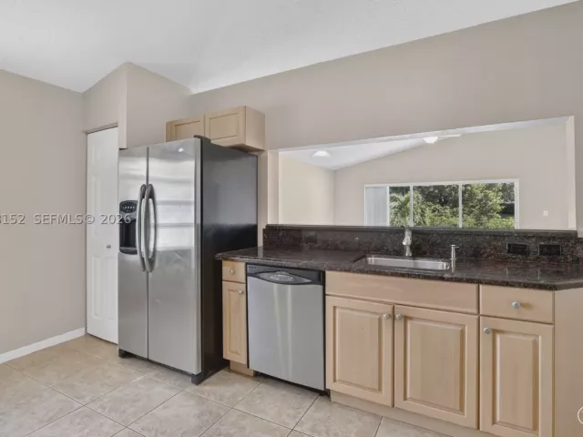 Продажа дома по адресу 16249 NW 24th St - фото 9086995