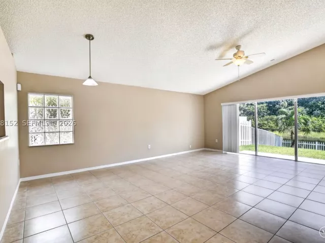 Продажа дома по адресу 16249 NW 24th St - фото 9086997