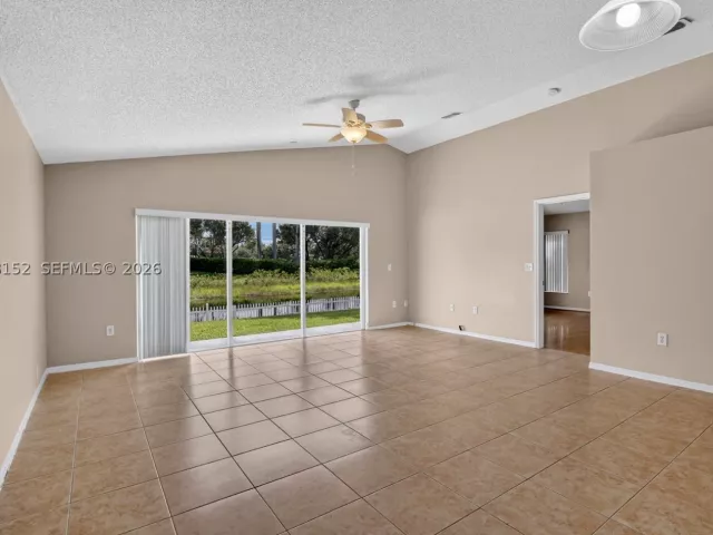 Продажа дома по адресу 16249 NW 24th St - фото 9086999